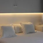 Boutique Creative Rooms