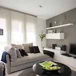 Singularstays Poeta Querol