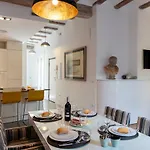 Serranos Apartment