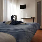 Namaste Rooms (Adults Only)