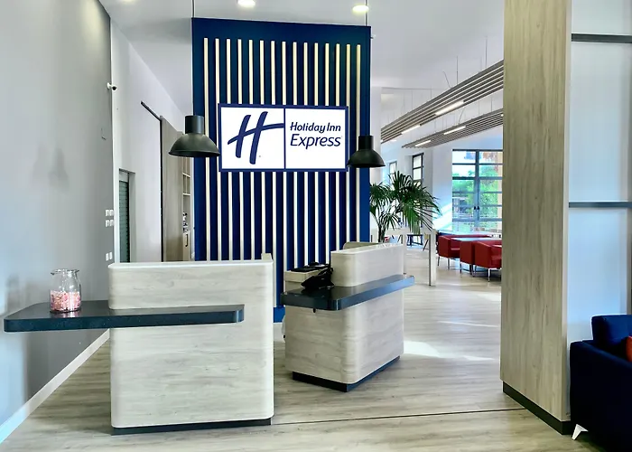 Holiday Inn Express Ciudad de las Ciencias, an IHG Hotel