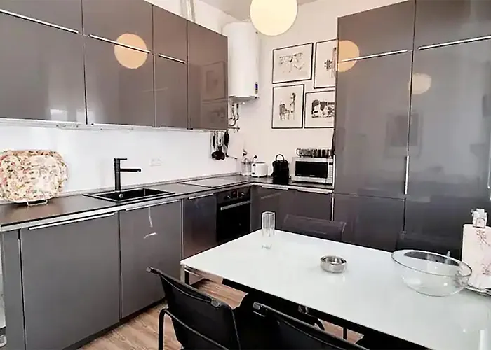 Florit Flats - The Canovas Apartment