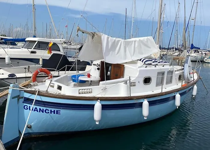 Velero Menorquin Con Encanto
