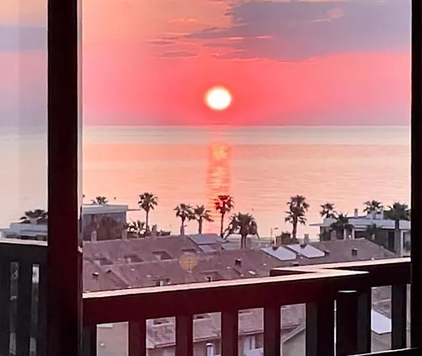 Valencia Beachfront Home 23
