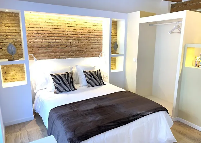 Guillem De Castro Apartment