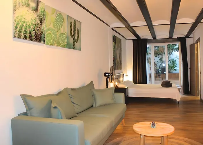 Increible Apartamento con terraza al lado de Torres de Quart