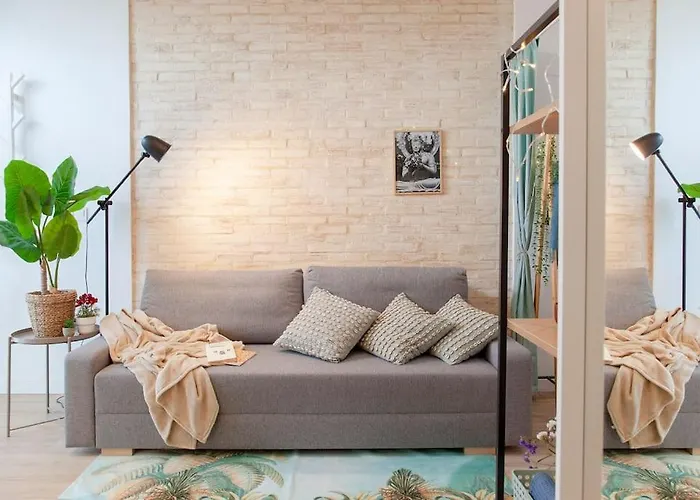 Al5 Seaside Bliss-Stylish Loft Steps From Malvarrosa