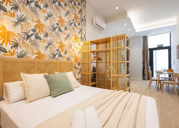 Florit Flats - The Trafalgar Apartments III