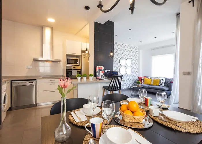 Stylish 2 Bedroom AC Wifi Terrace Attic in Valencia Center