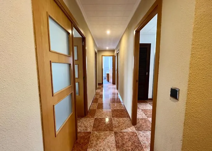 Bonito Y Grande Apartamento Cerca De La Playa