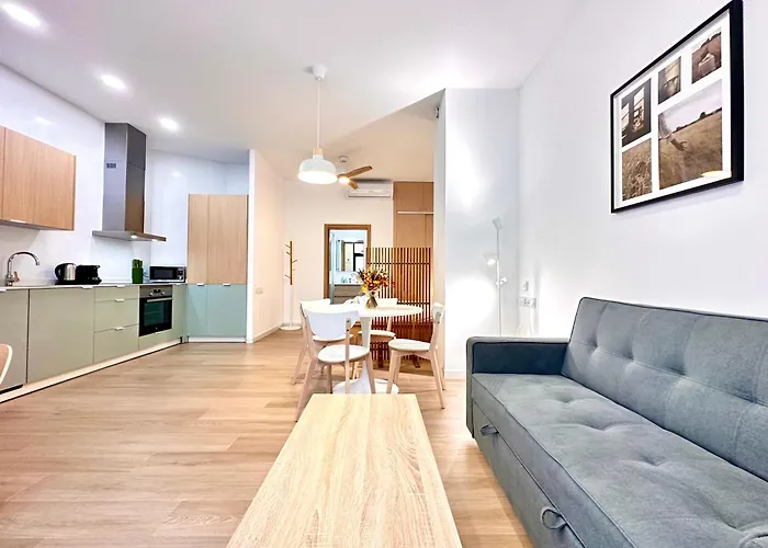 Valentia Apartaments Beachside Modern Style