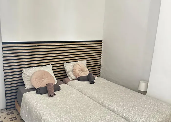 1- Habitacion Interior Con Aire Acondicionado Y Con Bano Independiente