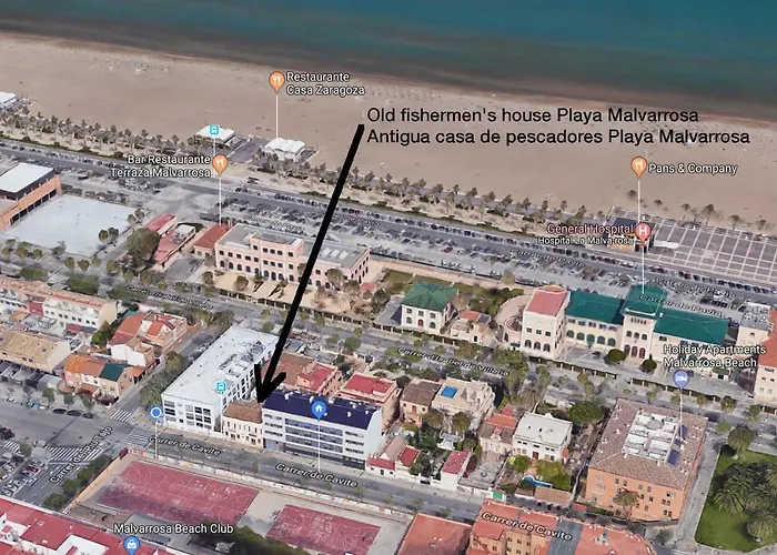 Old Fisherman\'S House In Malvarrosa Beach