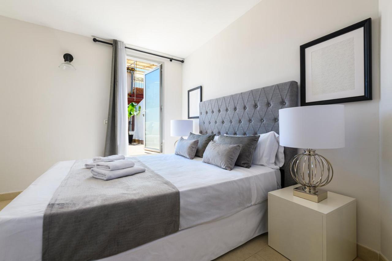 Apartment Balmes Market Mid-term *