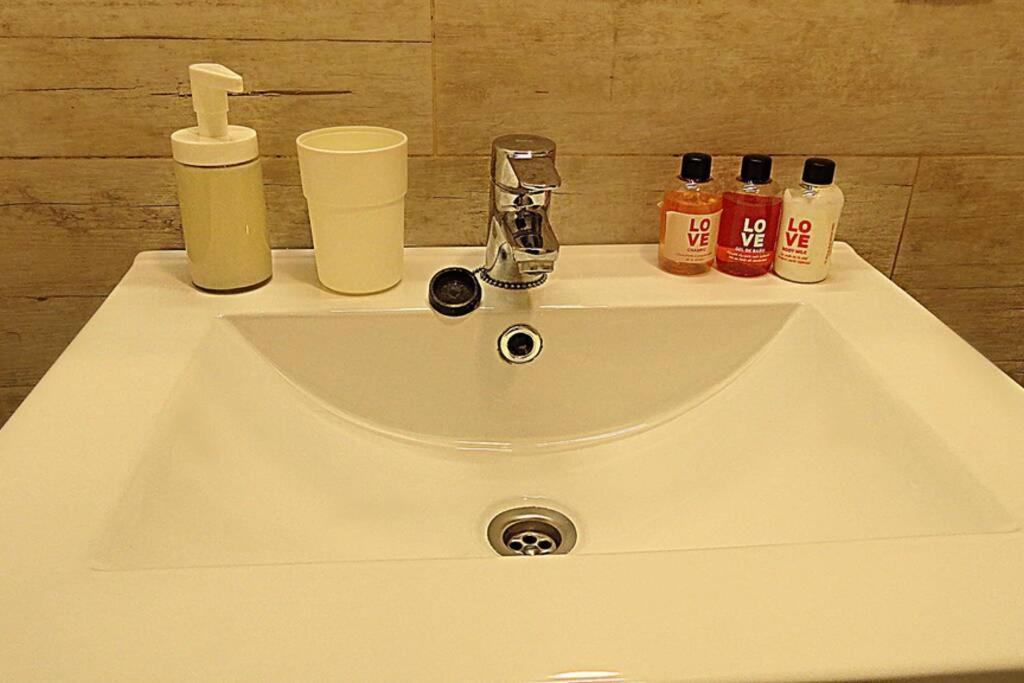 With Jacuzzi Free Wifi Apartamento