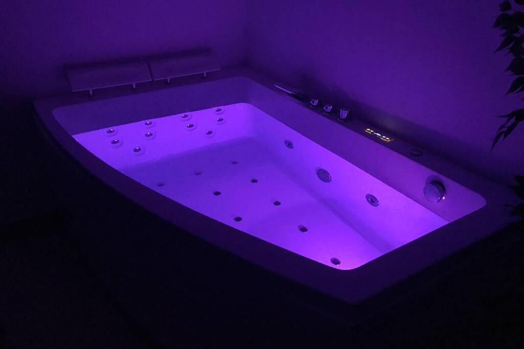 With Jacuzzi Free Wifi Valencia