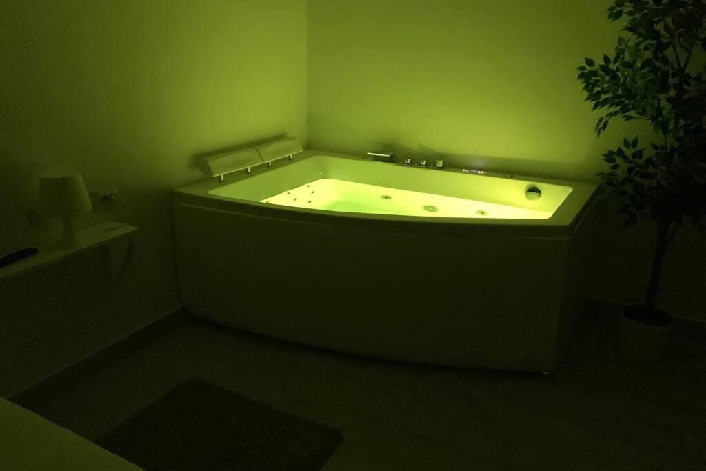 With Jacuzzi Free Wifi Valencia