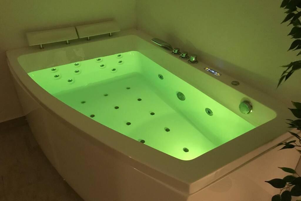 With Jacuzzi Free Wifi Apartamento Valencia