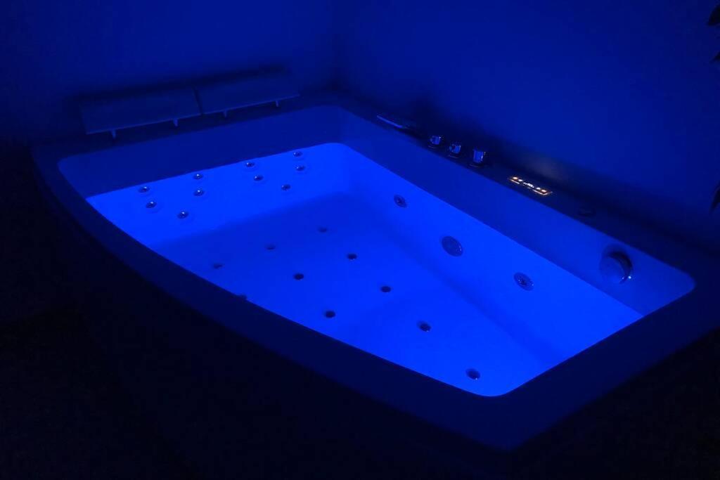 With Jacuzzi Free Wifi Apartamento *