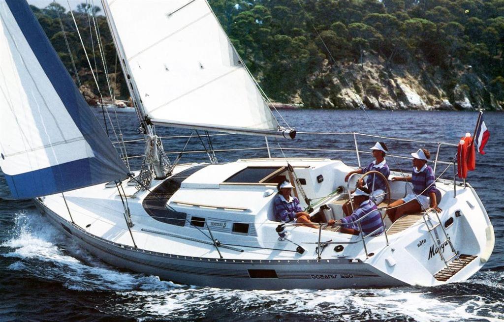 Hotel en barco Velero Jaws Evasion