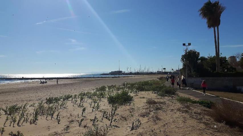 Estudio En Playa Puig