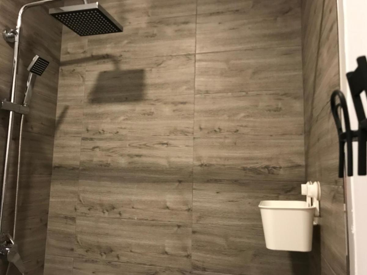 Pequeño Con Mini Piscina Temperatura Ambiente - Wifi Free Apartamento