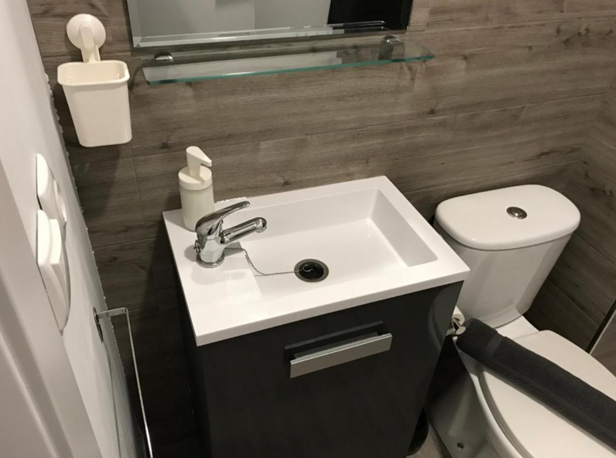 Pequeño Con Mini Piscina Temperatura Ambiente - Wifi Free Apartamento Valencia