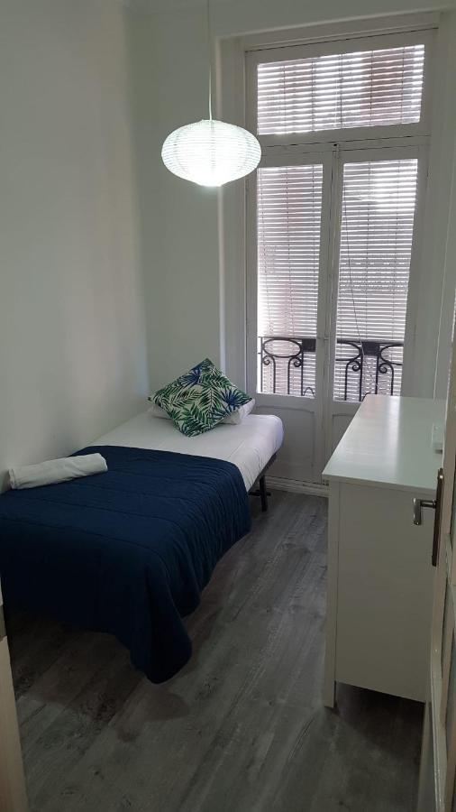 Apartamento Pintor Salvador Abril 24 *