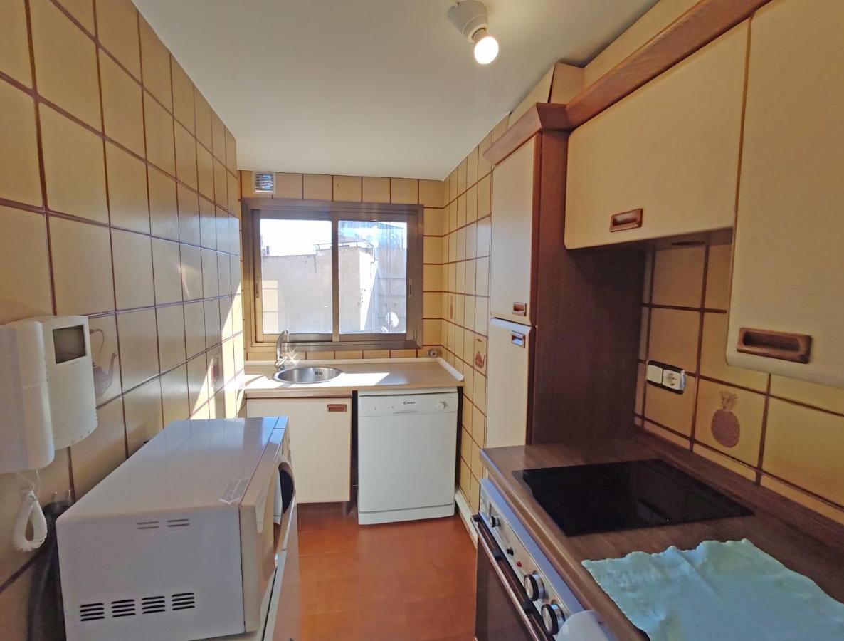 Sunny With Fantastic Terrace Views! Apartamento *