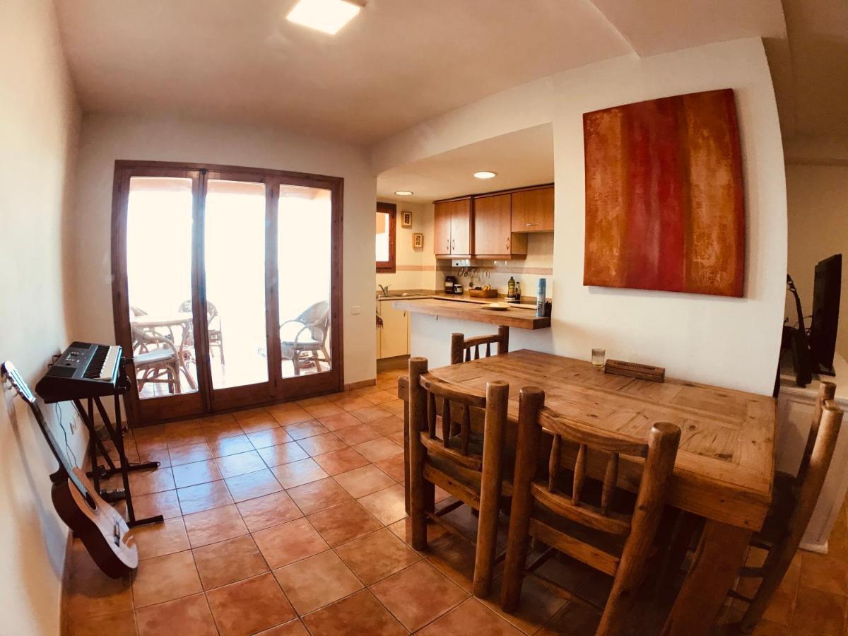 Apartamento Primera Línea De Playa. * Valencia