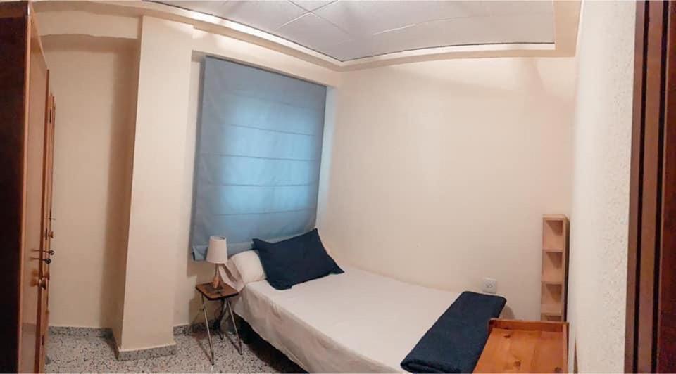 Low Cost Habitación en casa particular Valencia