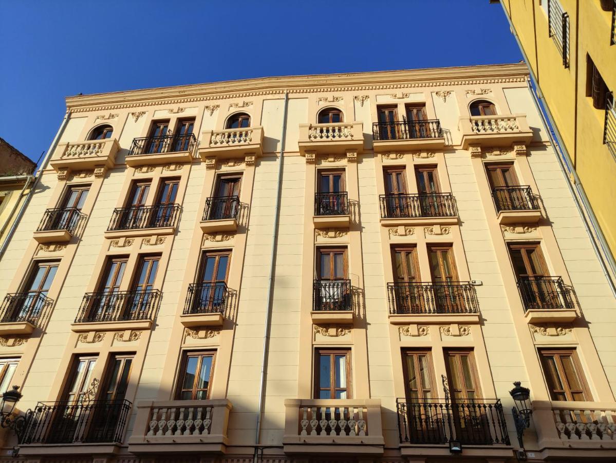 Adarve Flats Apartamento *