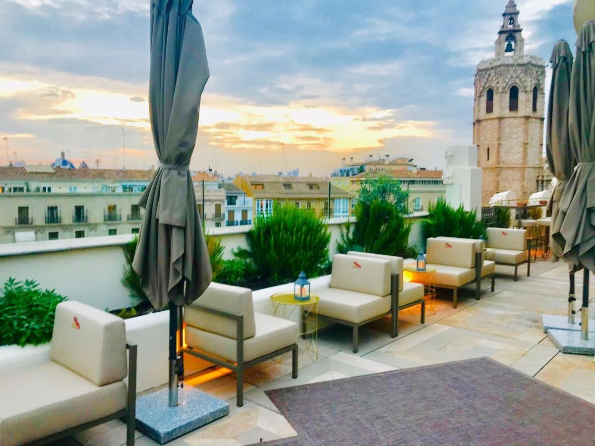 Reina Hotel