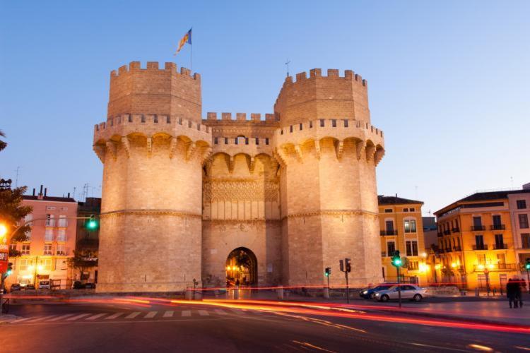 Torres De Serrano Apart