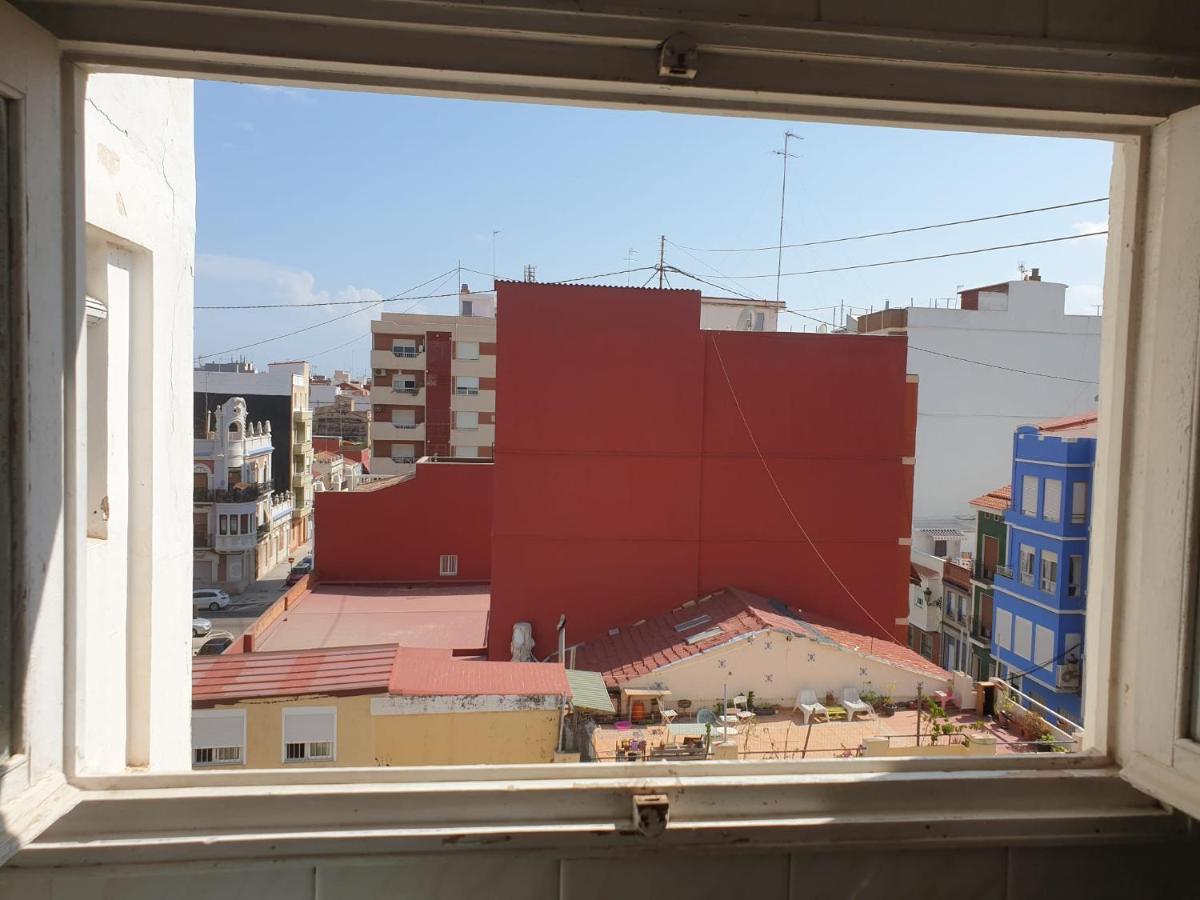 400 Meters From The * Valencia