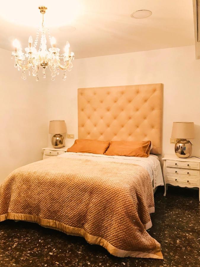 Habitación en casa particular Romantic Room In Shared Apartment Valencia