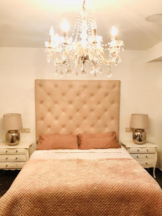 Romantic Room In Shared Apartment Homestay *