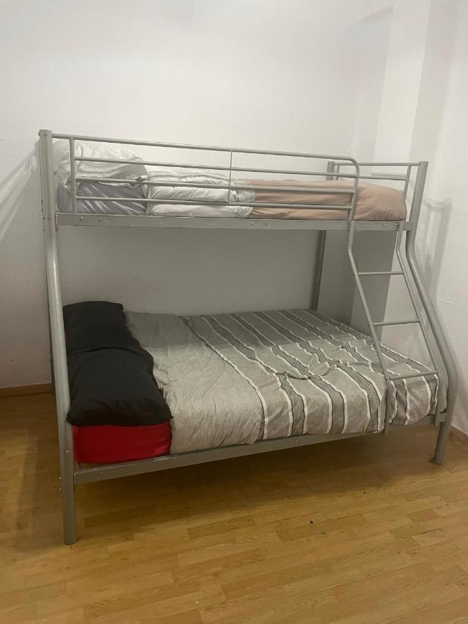 Habitación privada con cama doble.