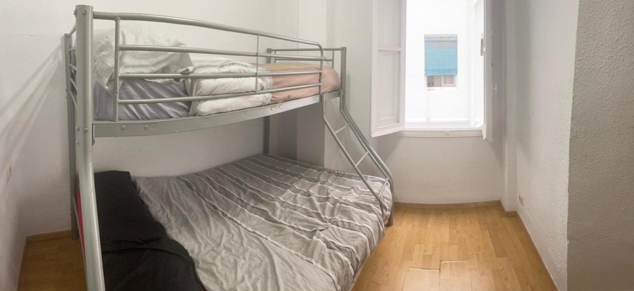 Habitación privada con cama doble. *