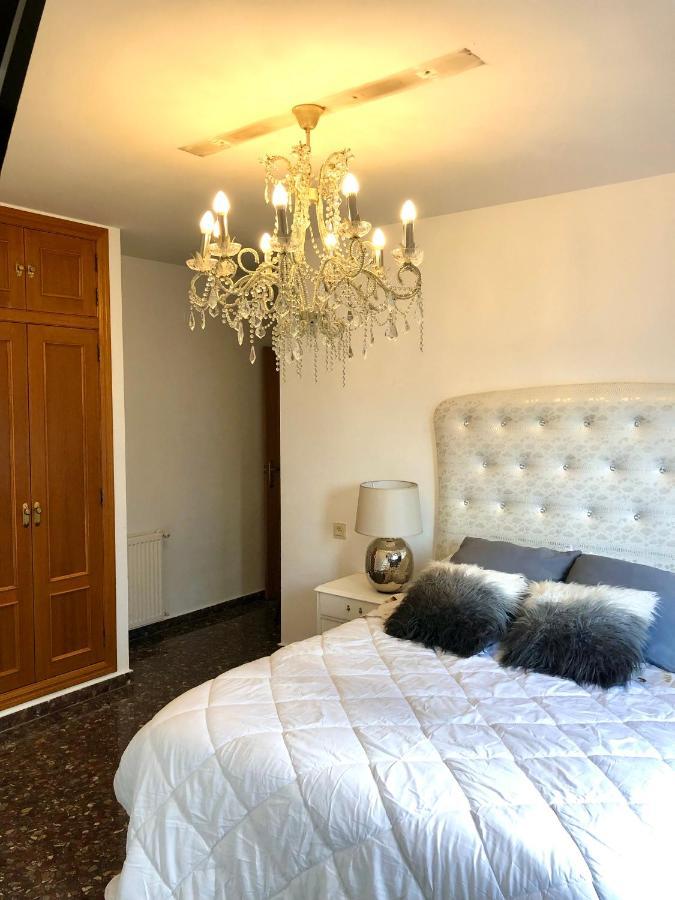 Romantic Room In Shared Apartment Homestay *