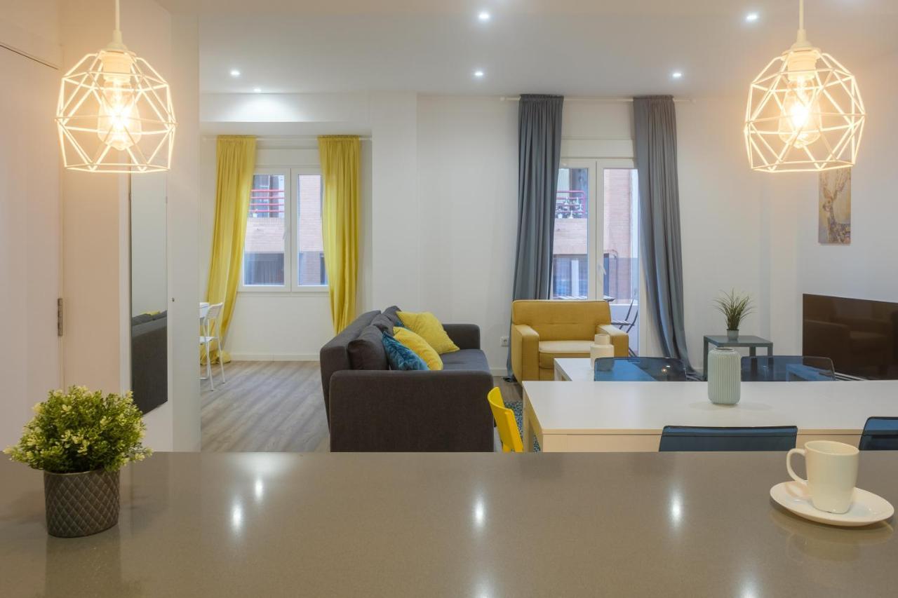 Bright, Brand New & Very Comfortable Valencia