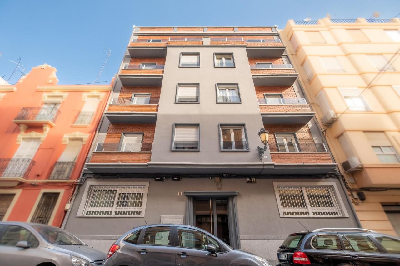 Spacious Clean & Colorful Quiet Zone Apartamento