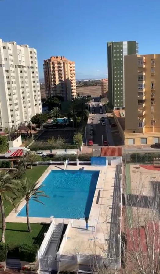 La Pobla De Farnals Apartment *