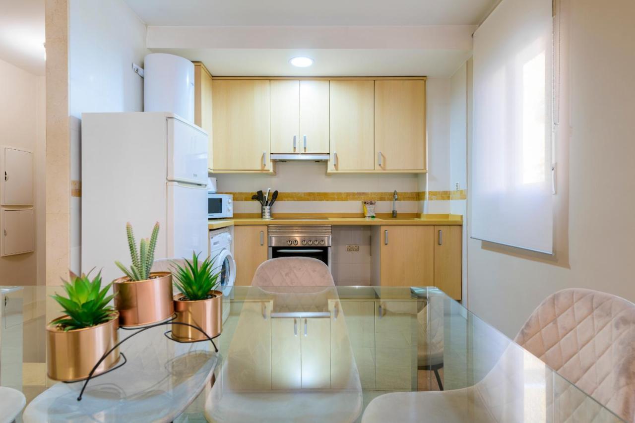 Apartment Balmes Market Mid-term