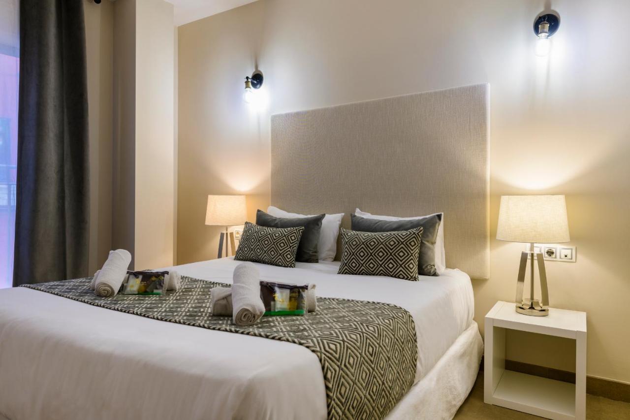 Apartment Balmes Market Mid-term