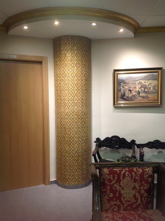Hostal Bisbal Only Adults No Ac