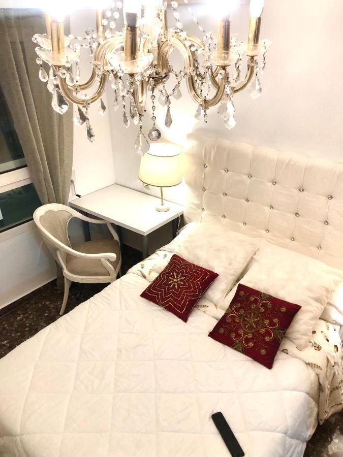 Romantic Room In Shared Apartment