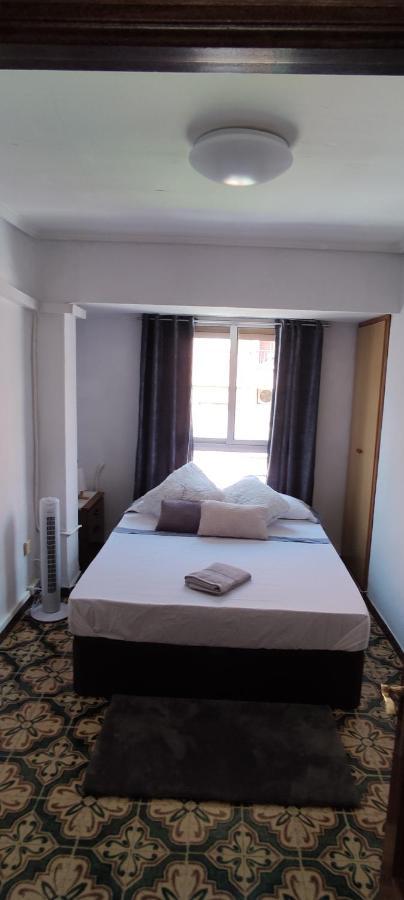 Habitacion Doble Cerca Al Centro. * Valencia