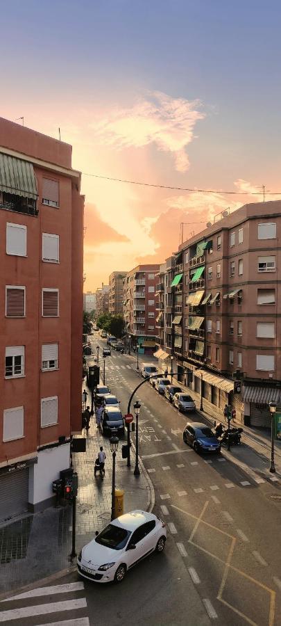 Habitacion Doble Cerca Al Centro. Homestay Valencia
