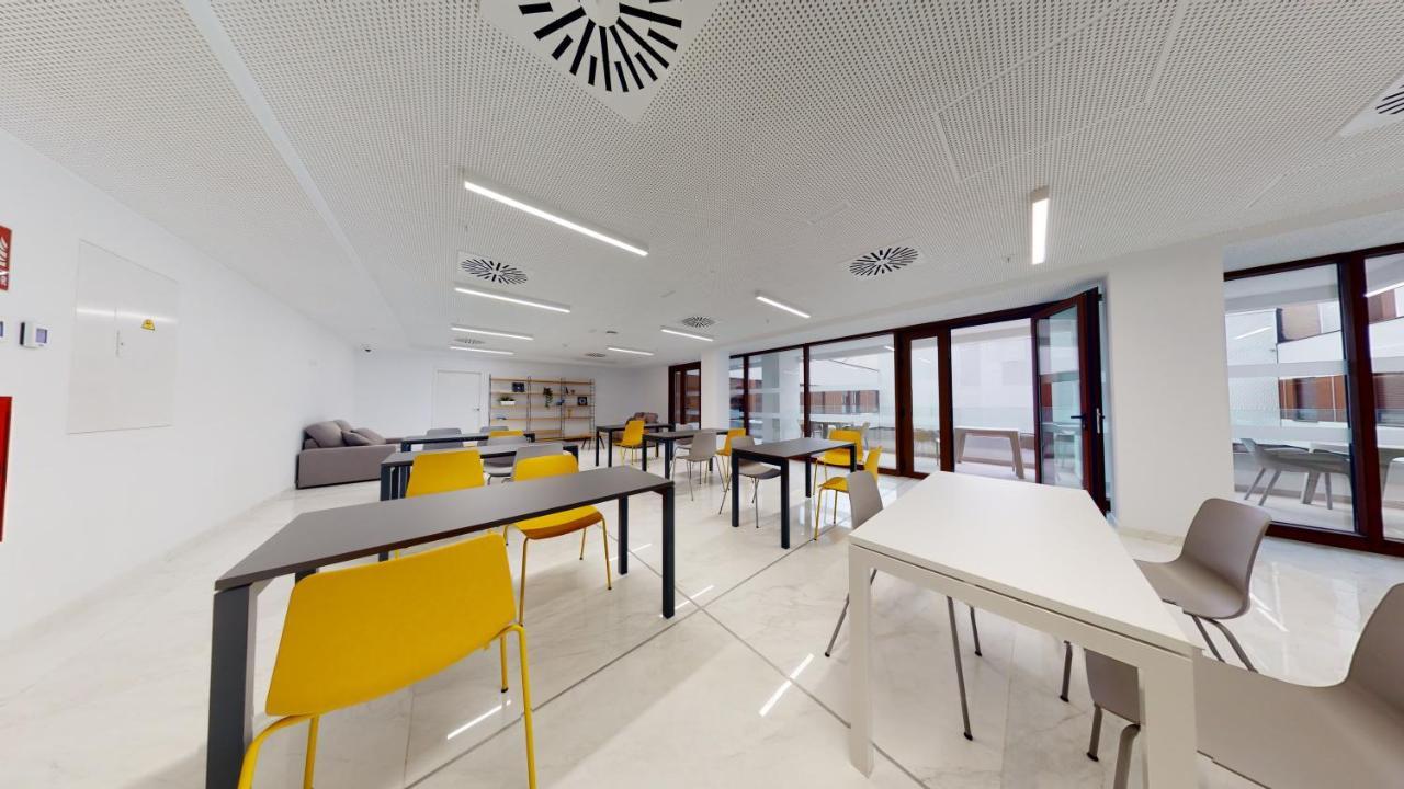 Apartamento Micampus Av Del Puerto - Residencia De Estudiantes